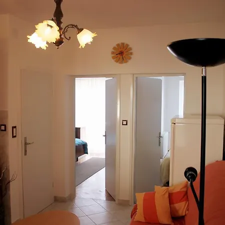 Apartament Nada *